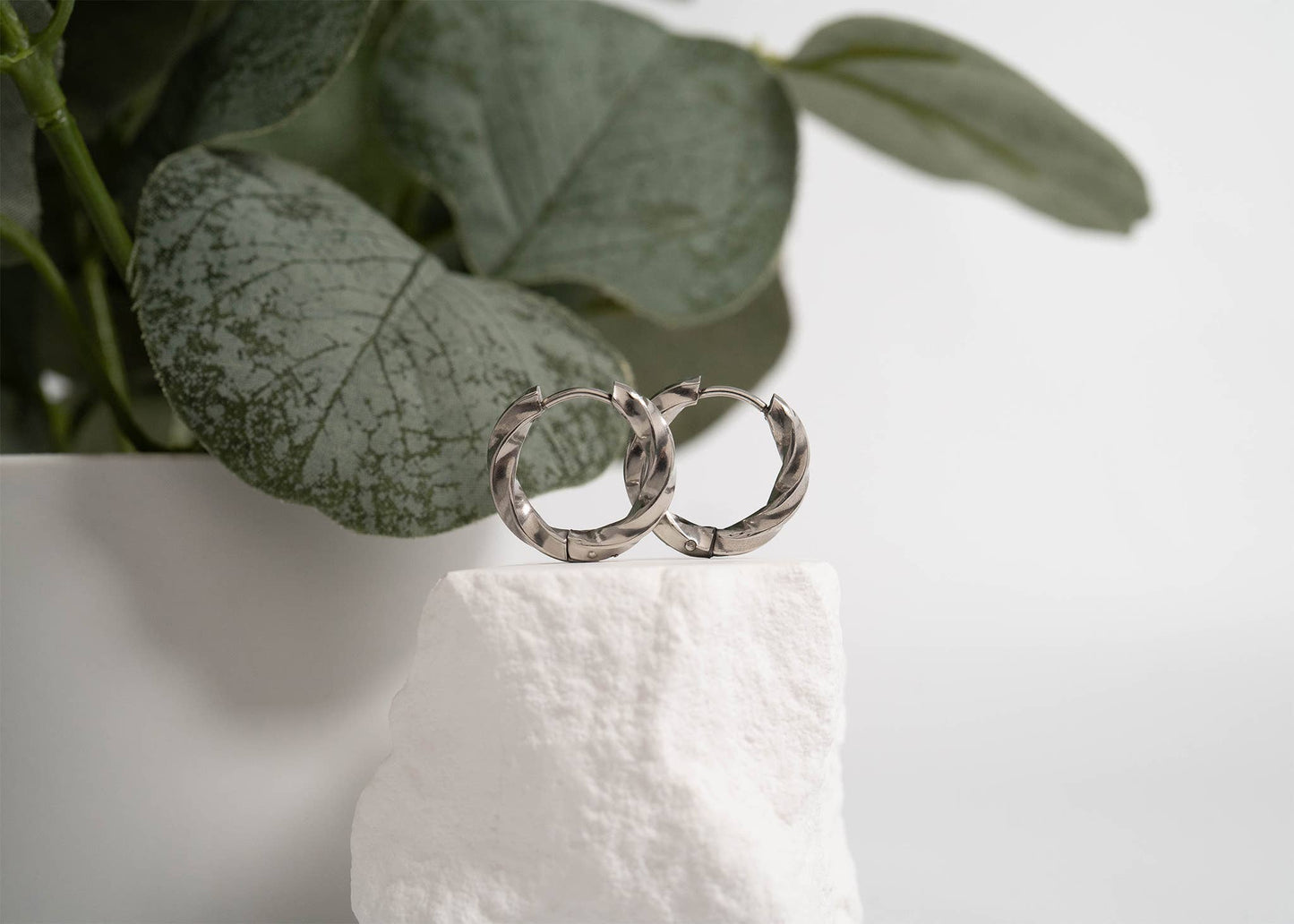 18K Gold PVD Stainless Steel Textured Twisted Huggie Hoop Earrings / ERJ0026: Gold / 18mm