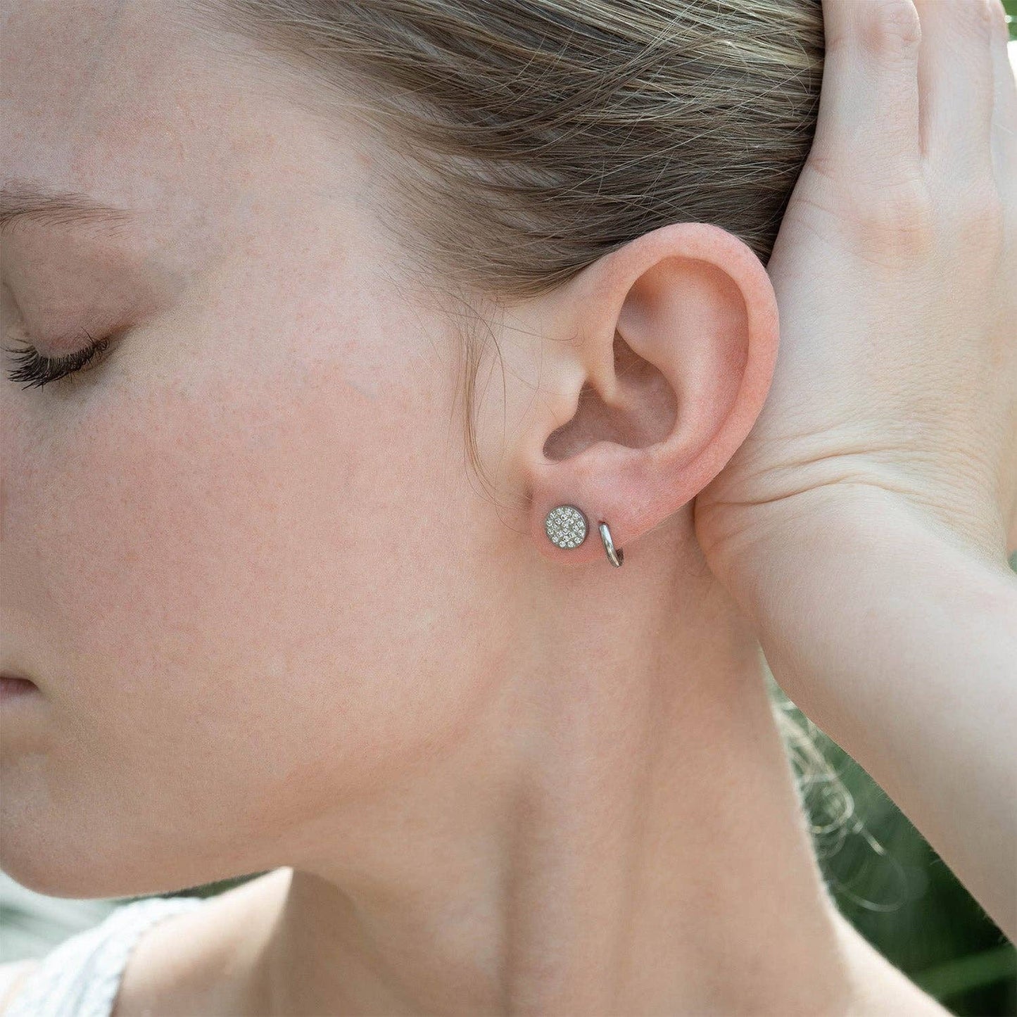 18K Gold PVD Stainless Steel Pave Stone Round Stud Earrings: Gold