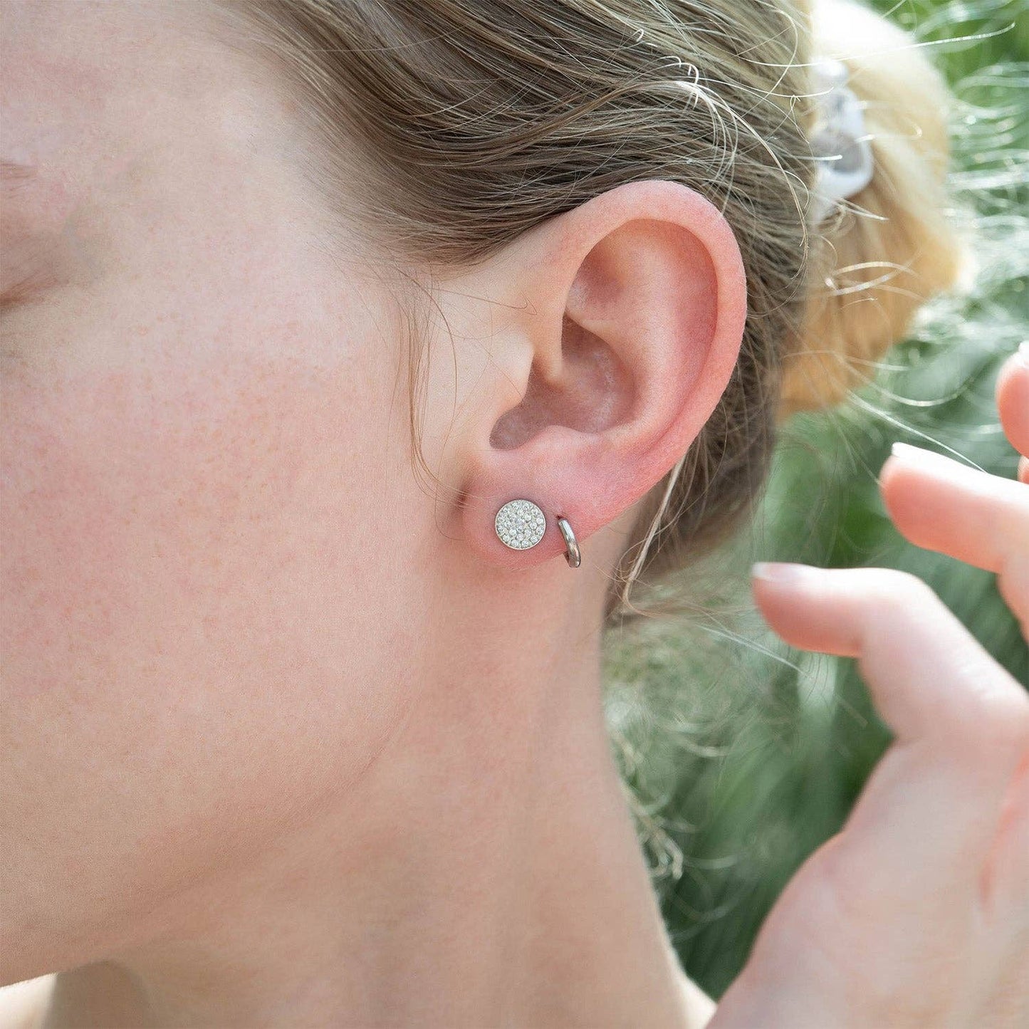 18K Gold PVD Stainless Steel Pave Stone Round Stud Earrings: Gold