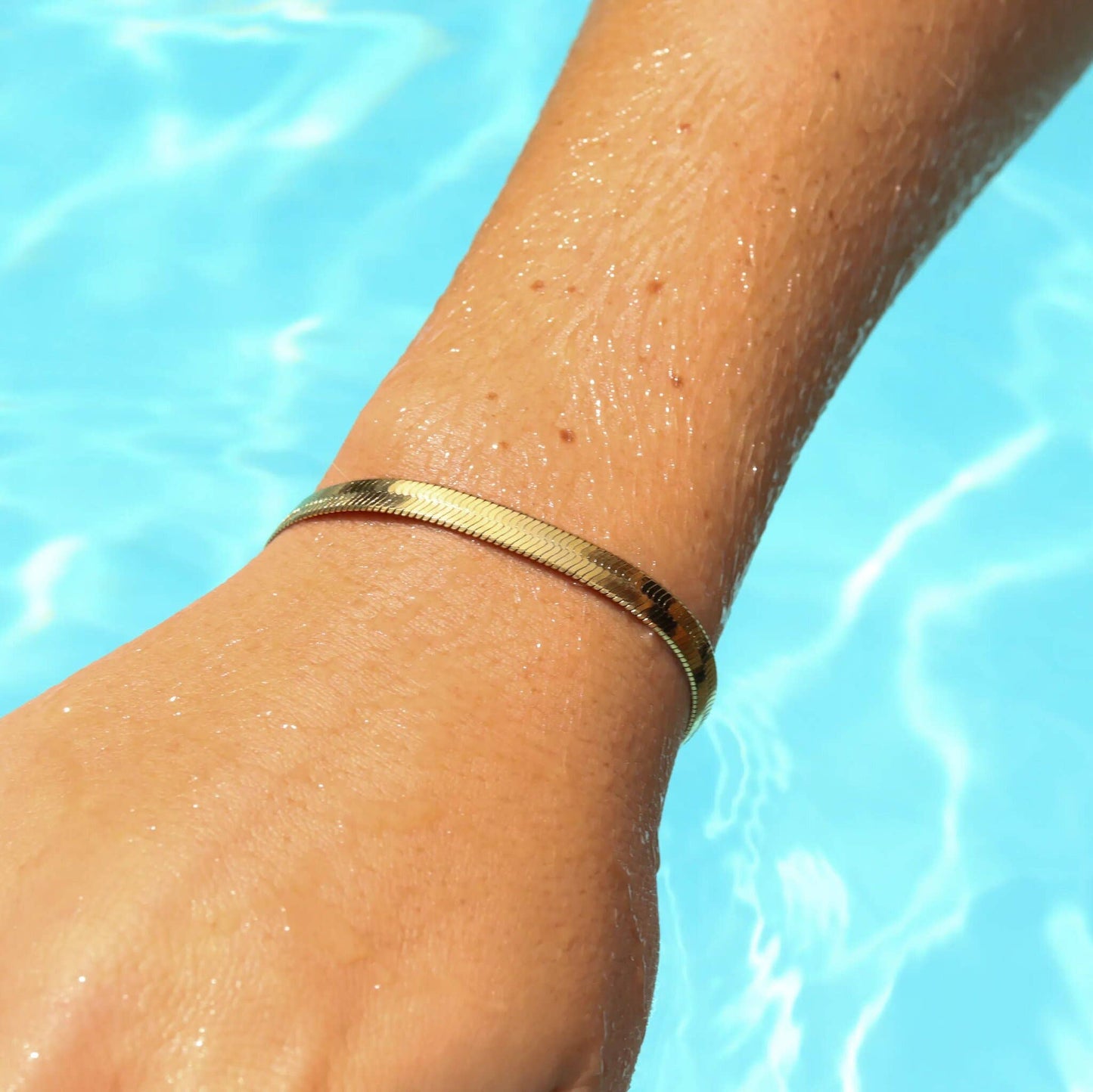 18K Gold Herringbone Chain Bracelet: 6.5" / 5.5mm