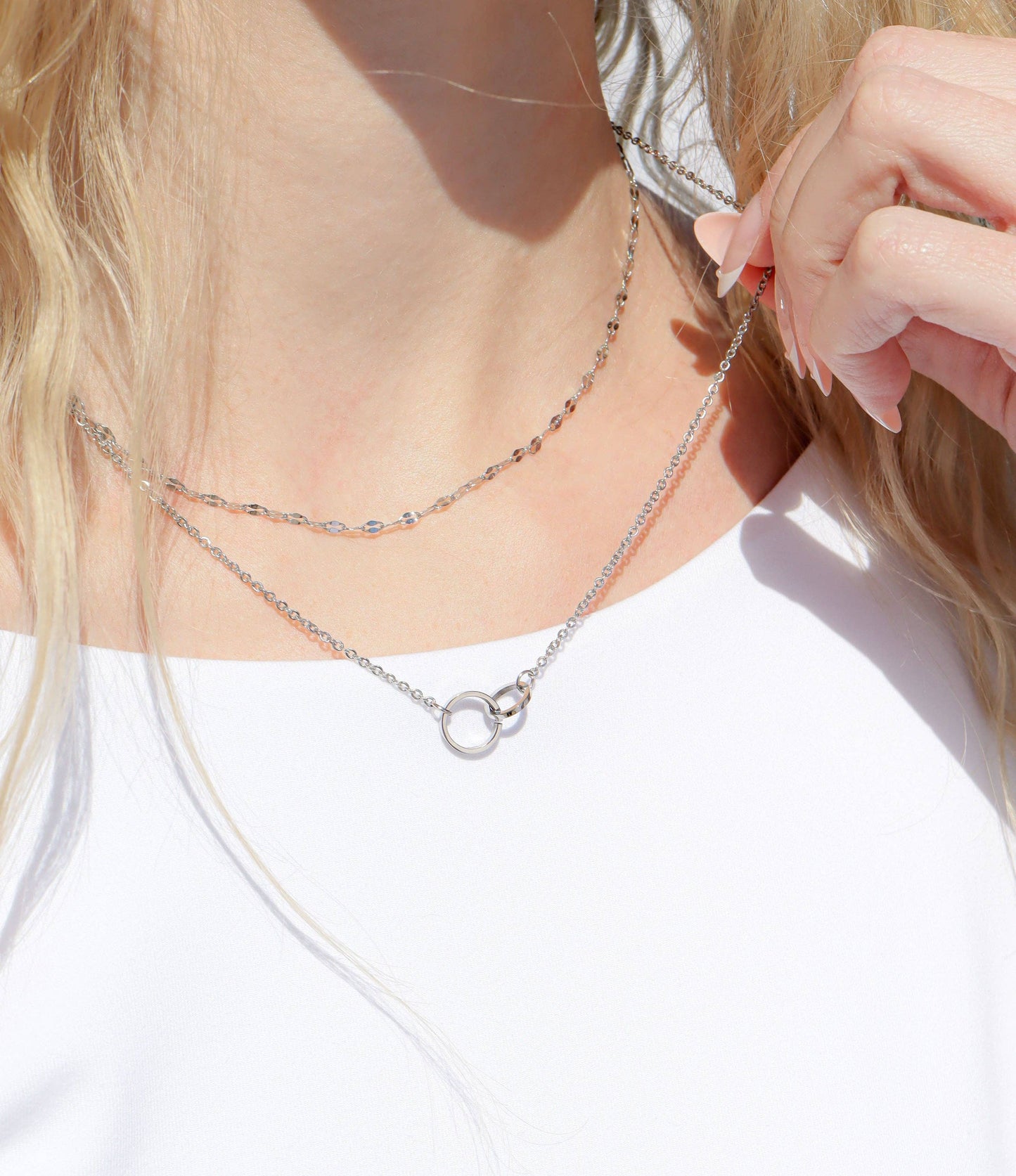 18K Gold PVD Stainless Steel Interlocked Rings Necklace: Gold