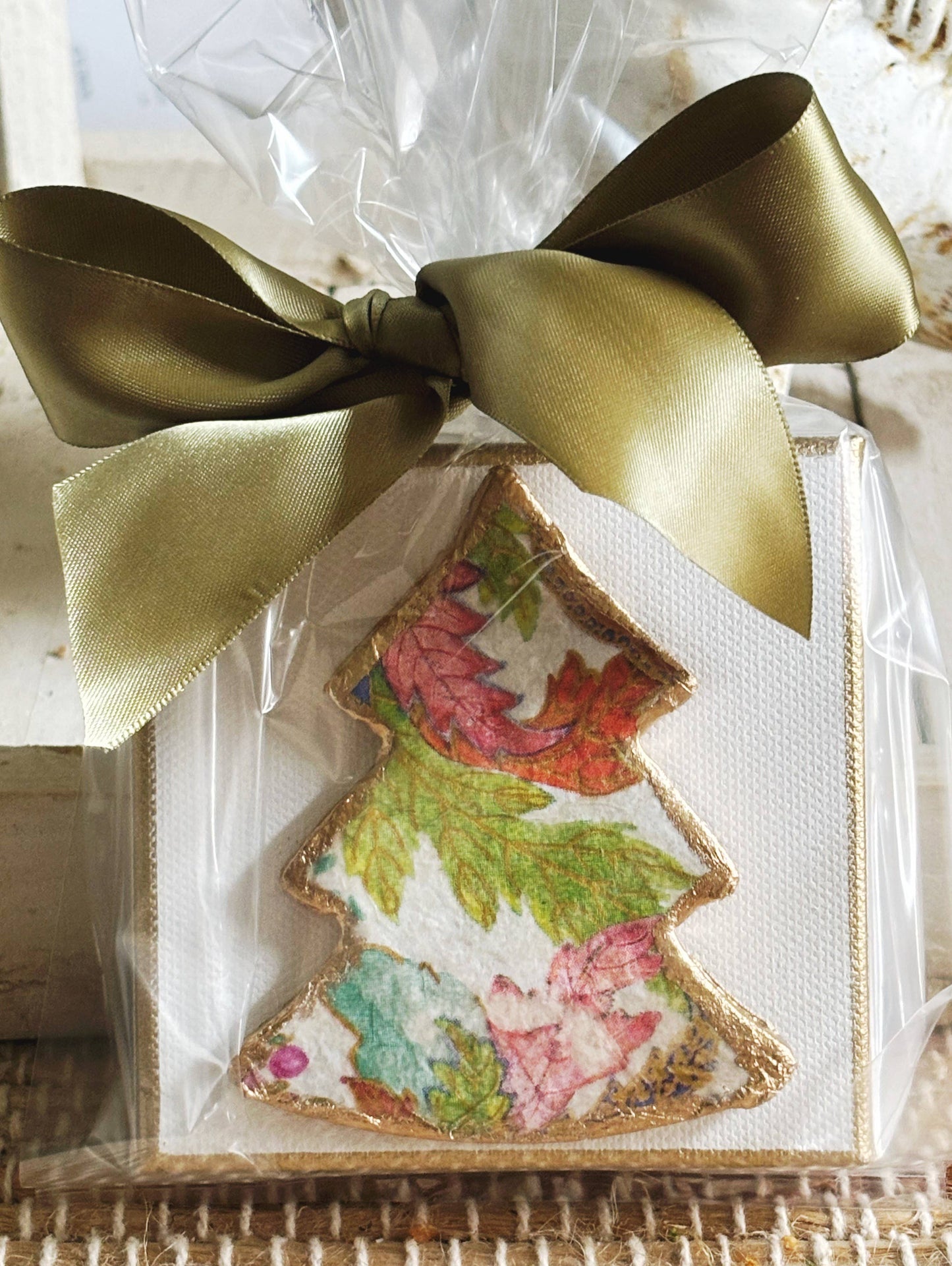Tobacco Leaf Christmas Tree Canvas Art: Package in Cello Bag with Satin Ribbon
