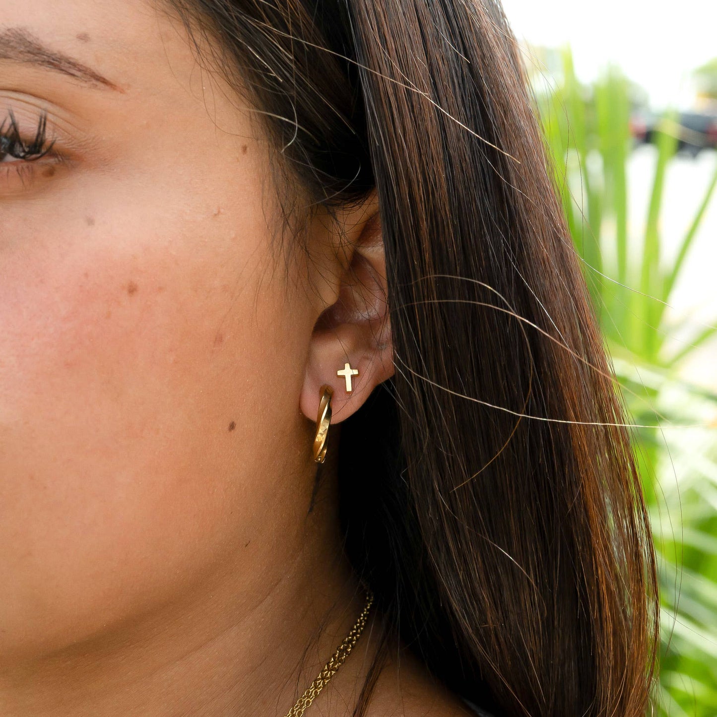 18K Gold PVD Stainless Steel Textured Twisted Huggie Hoop Earrings / ERJ0026: Gold / 18mm