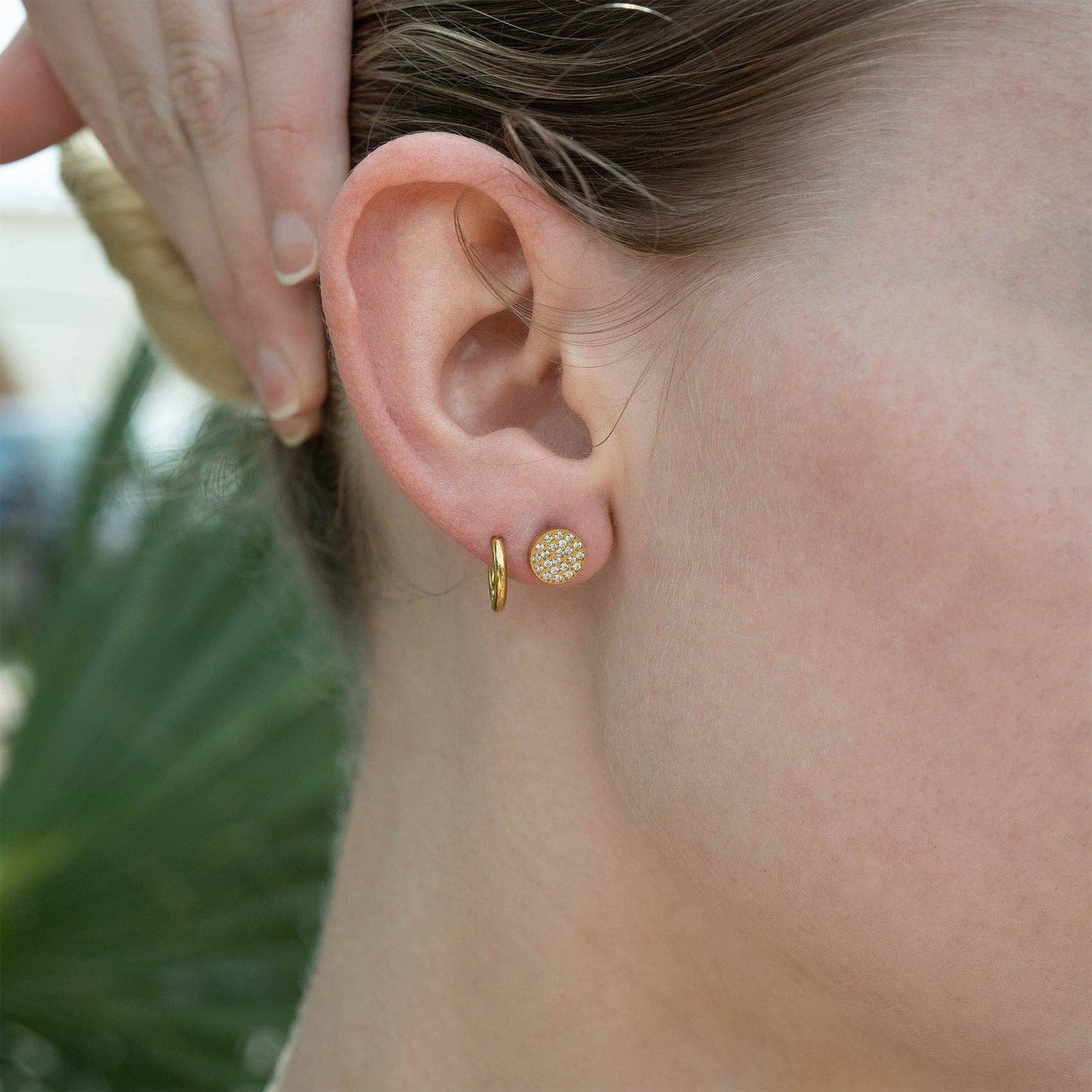 18K Gold PVD Stainless Steel Pave Stone Round Stud Earrings: Gold
