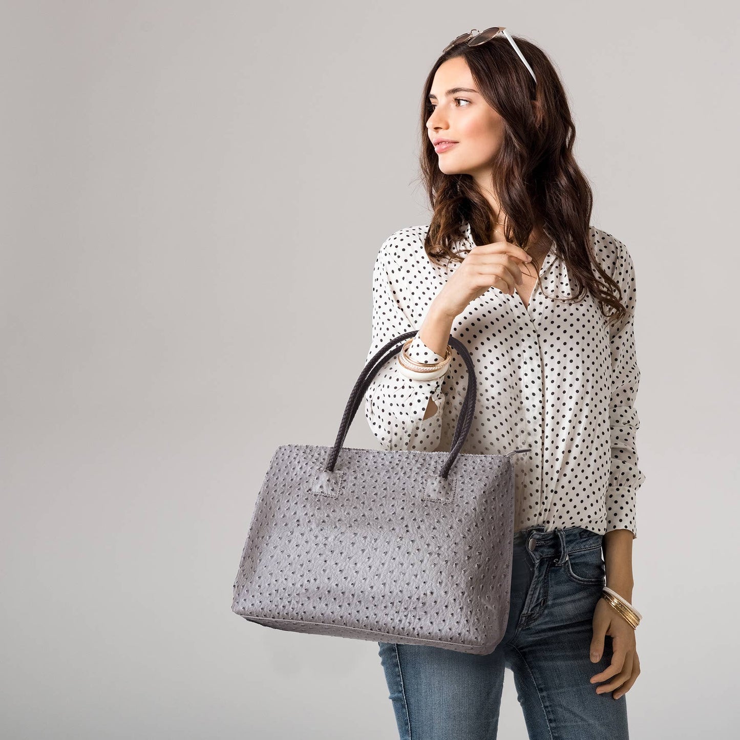 Lightweight Ostrich Zippered Tote Bag: Camel