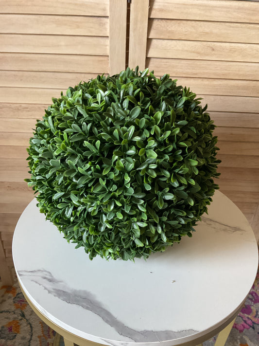 Boxwood 11 in Ball UV Resitant