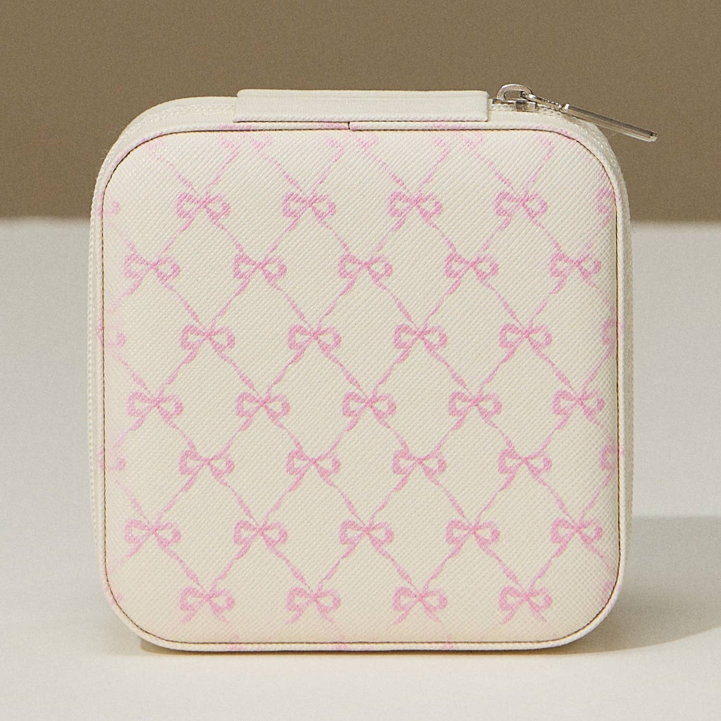 Bow Monogram Print Jewelry Box -Travel Size: Ivory / One / 5AC78043