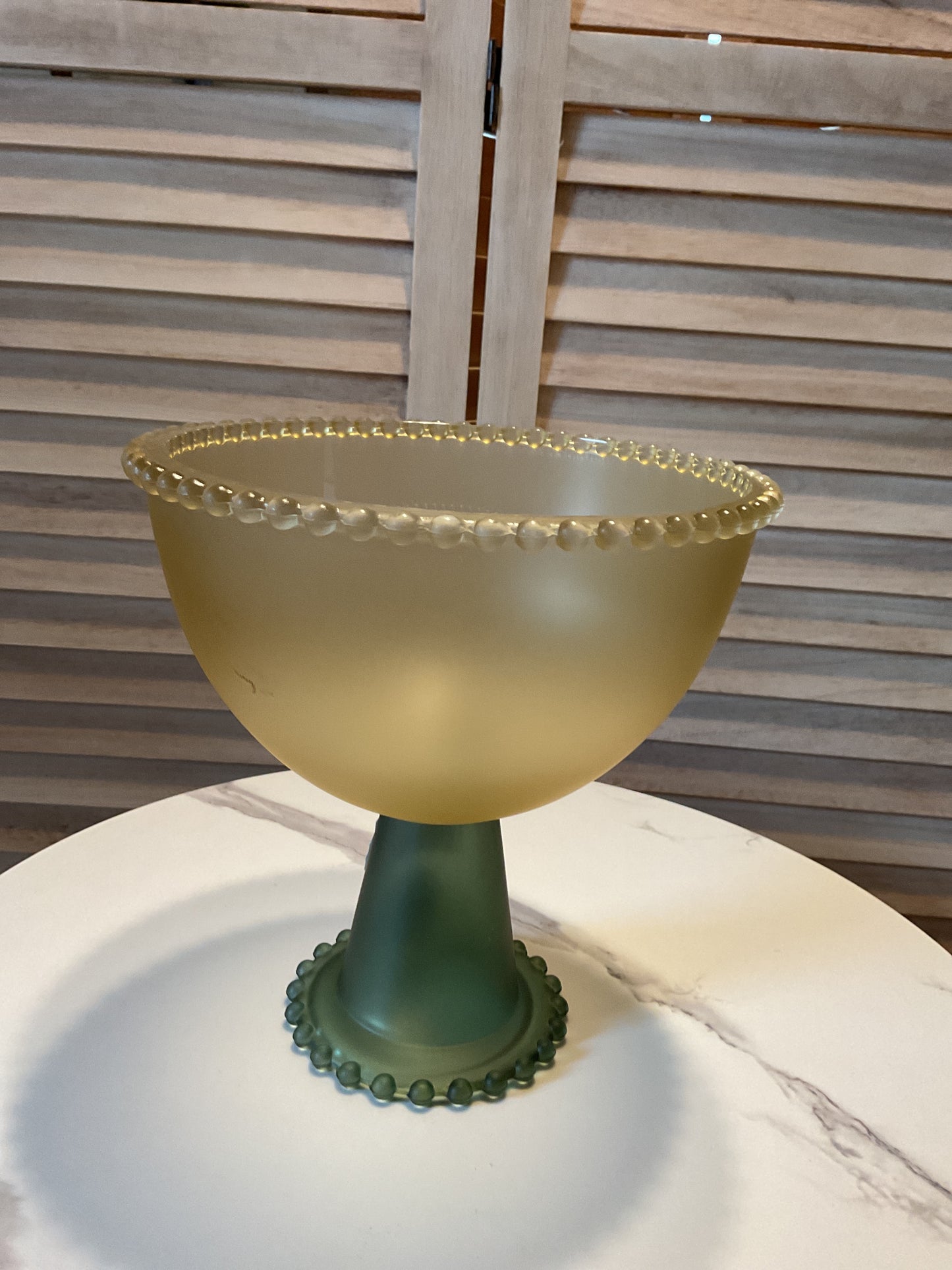 Pedestal Dish