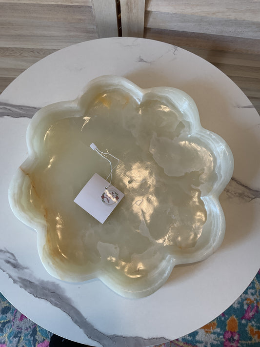 Solid Onyx Scalloped Tray