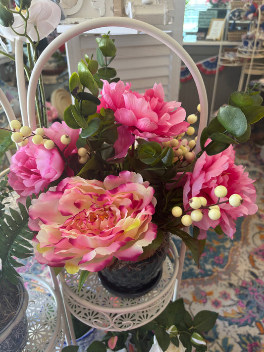 Pink peony potted arrangement